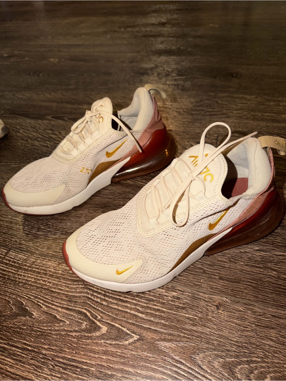 Nike Air Max 270 Women’s Athletic Shoes in Cream and Rust - Picture 2 of 4